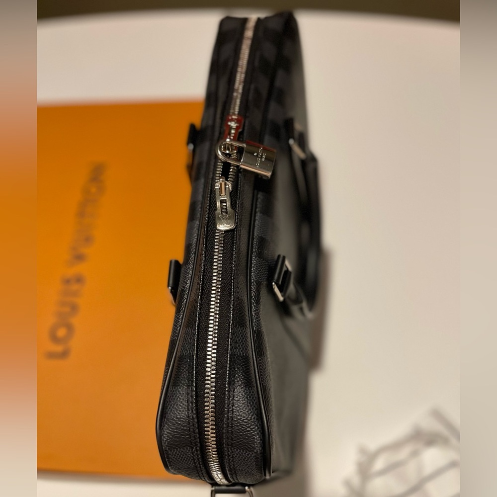 LOUIS VUITTON DAMIER GRAPHITE PORTE DOCUMENTS-VOYAGE NWOT. WITH BOX  & POUCH - Picture 3 of 8